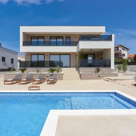 Beautiful Sunlight Villa *