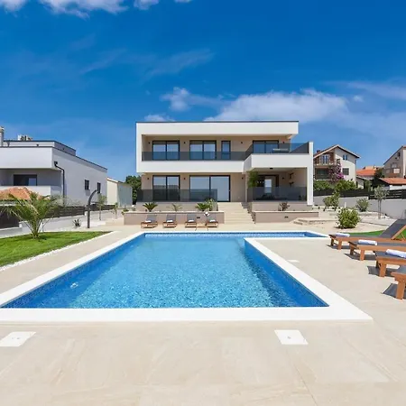Beautiful Sunlight Villa *